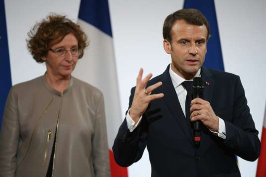 La ministre du travail, Murielle Pénicaud, et le président français Emmanuel Macron lors de l’évènement de l’Equipe de France des Metiers 2017, le 21 décembre à Paris.