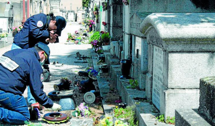 cimetière saint roch actu castres profanation tombes cazeneuve