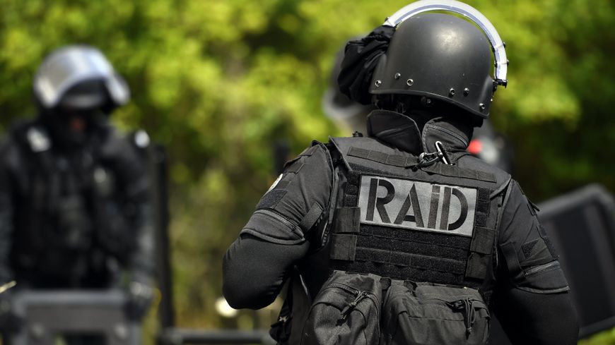 Le Raid a participé aux arrestations.