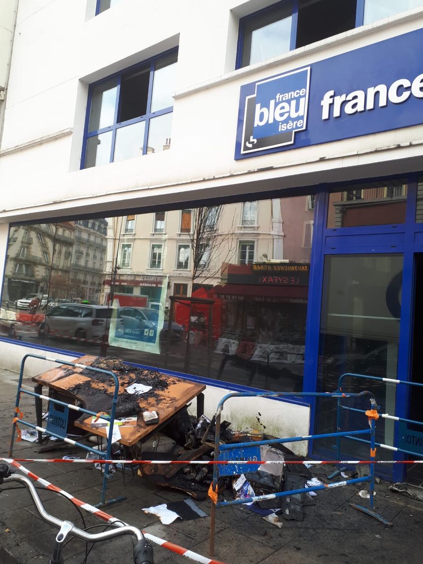 Les locaux incendiés de France Bleu Isère le 28 janvier - Radio France