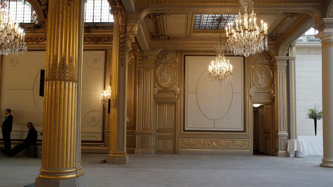 Palais de l\'Élysée : la salle des fêtes rénovée est dévoilée au public