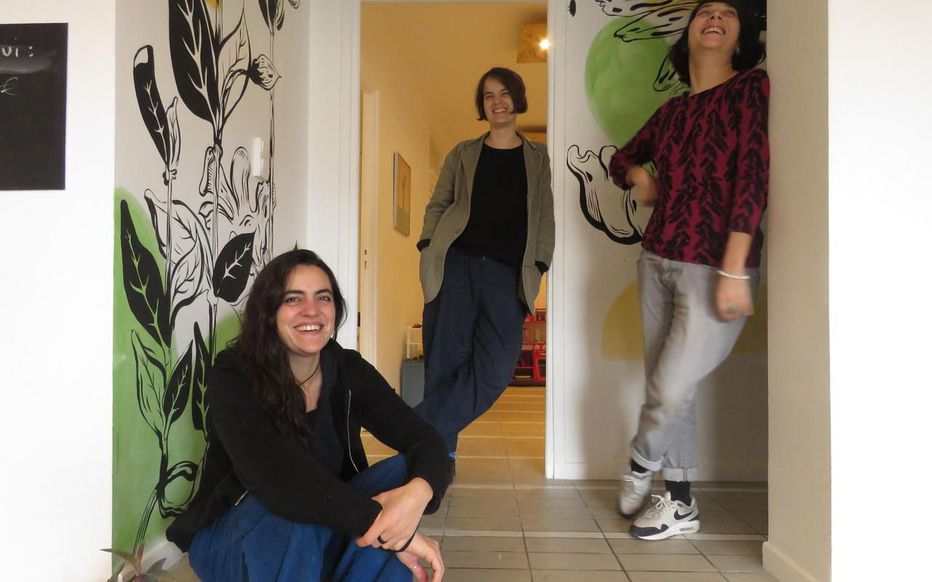 Aubervilliers, le 29 octobre 2019. Stéphanie, Julie et Alexia ont ouvert « La Blague » à l’entrée de leur quartier, la Maladrerie.