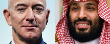 Jeff Bezos, propriétaire du Washington Post, à gauche, et Mohammed ben Salmane, prince héritier d’Arabie saoudite, à droite.&nbsp; MANDEL NGAN / AFP / POOL