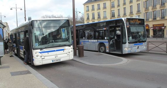 Versailles. L’homme prenait régulièrement le même bus que la jeune femme dans le but de s’approcher d’elle.