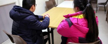 Les enfants de la famille Cheng sont raillés à l’école à cause du coronavirus.