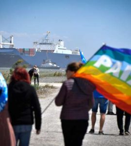 Lors d’une manifestation devant un bateau saoudien dans le Grand port autonome de Marseille, le 29 mai 2019.