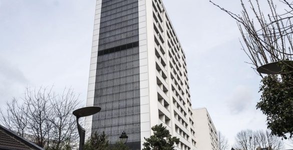 Dans le nouvel écoquartier de L’Ile-Saint-Denis (Seine-Saint-Denis) avec sa façade photovoltaïque, le 29 janvier.