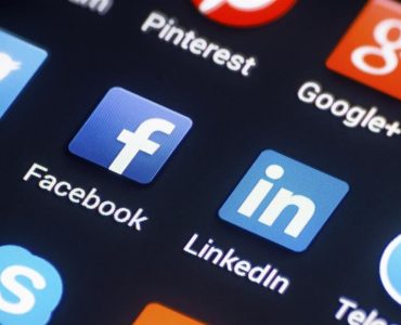 Une taxe sur chaque connexion aux réseaux sociaux pour remplacer la redevance TV… et identifier les internautes