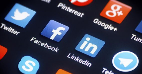Une taxe sur chaque connexion aux réseaux sociaux pour remplacer la redevance TV… et identifier les internautes