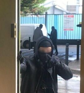 Saint-Denis, mardi 25 février. Un homme a insulté et menacé les militants LREM dans leur local.