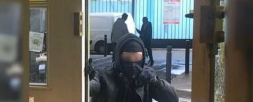 Saint-Denis, mardi 25 février. Un homme a insulté et menacé les militants LREM dans leur local.