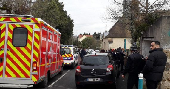 Quincy-sous-Sénart, ce dimanche 9 février 2020. Une femme est rentrée dans l’église Sainte-Croix et en a agressé une autre à la barre de fer pour un motif inconnu.