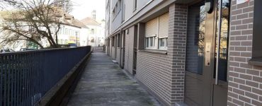 Louvres, ce vendredi. Les faits sont survenus mercredi soir dans l’allée de la résidence HLM de la rue de Paris.