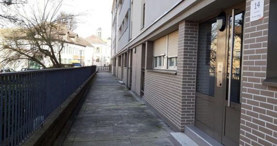 Louvres, ce vendredi. Les faits sont survenus mercredi soir dans l’allée de la résidence HLM de la rue de Paris.