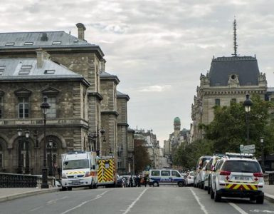 Depuis l’attaque de la préfecture de police de Paris le 3 octobre, des mesures ont été prises pour la police et les services de renseignement visant à protéger les fonctionnaires de leur collègue.