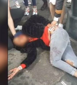 Mijosé, atteinte de plusieurs coups de couteau, a été secourue par des passants. Pendant ce temps, l’agression était diffusée en direct sur les réseaux sociaux.