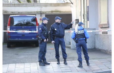 Le renfoncement où se sont produits les faits donne sur l’avenue Kennedy.  Photo L’Alsace/Jean-François FREY