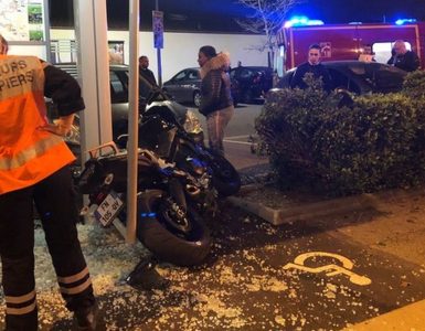 Sur une moto qui a fini sa course dans un abribus, Toufik Mazouz a mortellement heurté une dame de 73 ans, devant le supermarché Lidl, route de Lyon. Samedi, il s