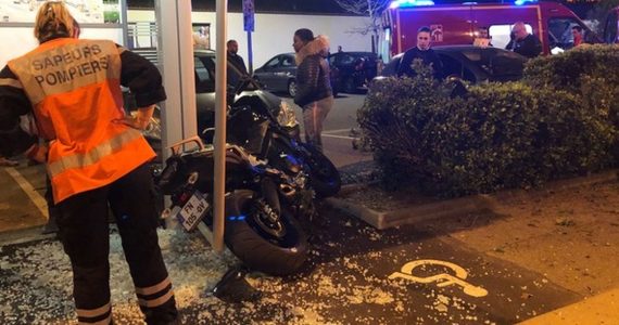Sur une moto qui a fini sa course dans un abribus, Toufik Mazouz a mortellement heurté une dame de 73 ans, devant le supermarché Lidl, route de Lyon. Samedi, il s