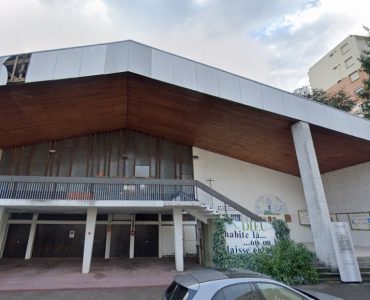 Une quarantaine de jeunes migrants africains occupent cette église à Grenoble. Crédit : Google Street View
