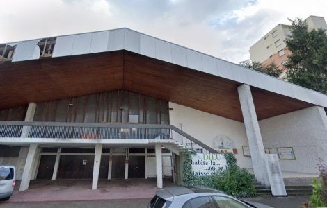 Une quarantaine de jeunes migrants africains occupent cette église à Grenoble. Crédit : Google Street View