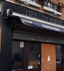 Aubervilliers, février 2020. Le Transilvania est resté fermé depuis l’incendie criminel dans lequel une serveuse avait péri dans les flammes.
