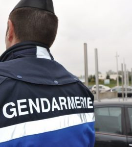 Le peloton motorisé de Laval a interpellé deux véhicules en grand excès de vitesse.