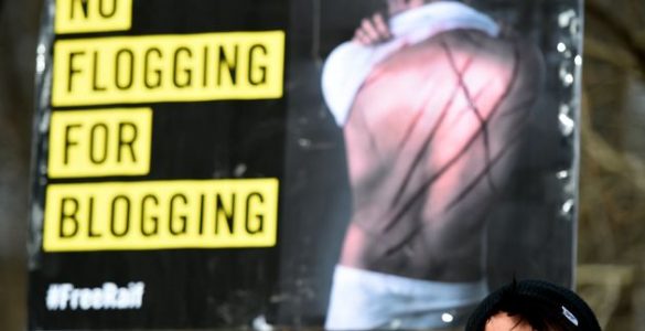 Une manifestation contre la peine de flagellation devant l