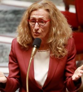5300 détenus qui étaient «à quelques semaines de la fin de leur peine» ont été libérés explique la ministre de la Justice.