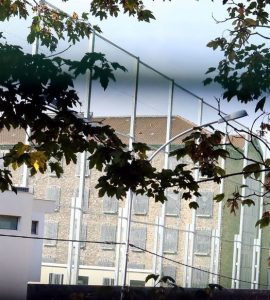 Centre pénitentiaire de Fresnes. Une mère de famille, exerçant en tant que professeur de musique dans les collèges, a été placée en détention provisoire ce week-end pour le viol de sa fille de 6 mois.