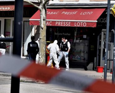 Aux policiers, la buraliste a dit avoir noté un changement de comportement chez le jeune Soudanais, devenu « aigri ».