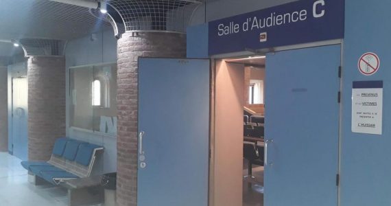 Versailles, jeudi. Les deux prévenus ont été jugés en comparution immédiate.