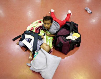 Des enfants éthiopiens revenus d’Arabie saoudite, à l’aéroport d’Addis-Abeba, en juillet 2017.