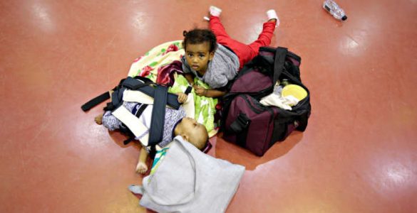Des enfants éthiopiens revenus d’Arabie saoudite, à l’aéroport d’Addis-Abeba, en juillet 2017.