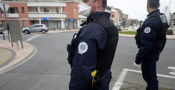 Les policiers ont connu une soirée agitée malgré le confinement