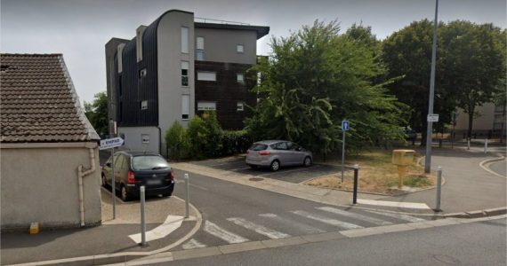 Des tirs ont visé le personnel de l