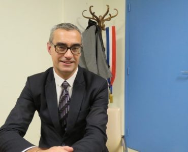 Pascal Hubron, maire de Bihorel, a été menacé avec une arme et a été obligé de sortir nu dans la rue, mardi 14 avril 2020.