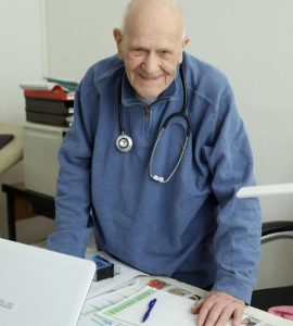 «Insultes», «menaces avec un couteau», demandes de «faux certificat» : Pour le docteur Chenay, qui a fermé temporairement son cabinet à Chevilly, «ces deux dernières semaines ont été un cauchemar».