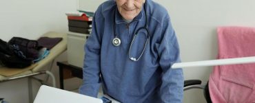 «Insultes», «menaces avec un couteau», demandes de «faux certificat» : Pour le docteur Chenay, qui a fermé temporairement son cabinet à Chevilly, «ces deux dernières semaines ont été un cauchemar».