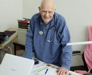 «Insultes», «menaces avec un couteau», demandes de «faux certificat» : Pour le docteur Chenay, qui a fermé temporairement son cabinet à Chevilly, «ces deux dernières semaines ont été un cauchemar».
