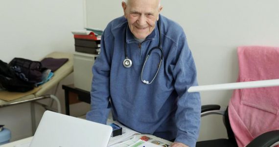 «Insultes», «menaces avec un couteau», demandes de «faux certificat» : Pour le docteur Chenay, qui a fermé temporairement son cabinet à Chevilly, «ces deux dernières semaines ont été un cauchemar».