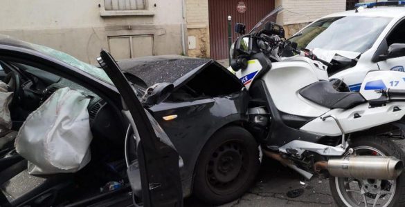 Le suspect a volontairement percuté au volant de sa BMW deux policiers, motards de la Direction de l’ordre public et de la circulation, qui ont survécu à leurs blessures.