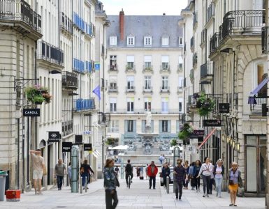 Les faits se sont produits à l’angle des rues Crébillon et Santeuil.