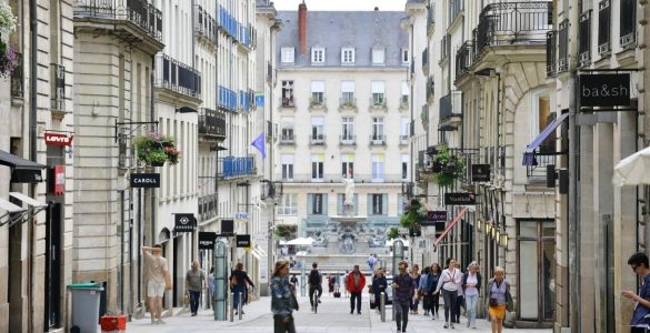 Les faits se sont produits à l’angle des rues Crébillon et Santeuil.
