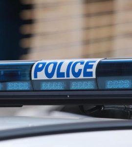 Illustration. Les policiers ont fait l’objet de jets de projectiles dans de nombreux quartiers la nuit dernière.