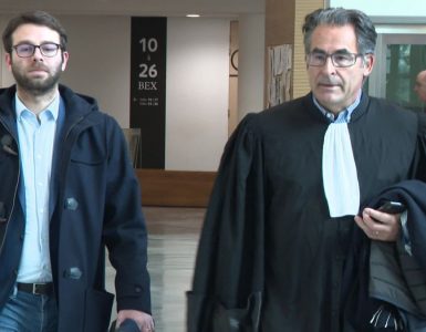 Stéphane Trompille et son avocat, au tribunal de Bourg-en-Bresse, le 13 février 2020. / © France 3