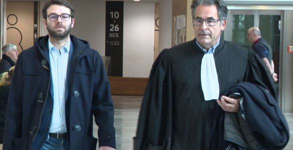 Stéphane Trompille et son avocat, au tribunal de Bourg-en-Bresse, le 13 février 2020. / © France 3