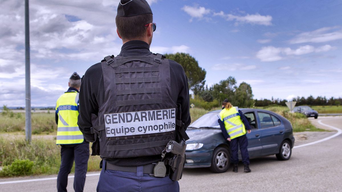 Confinement : les outrages sur personne dépositaire de l'autorité