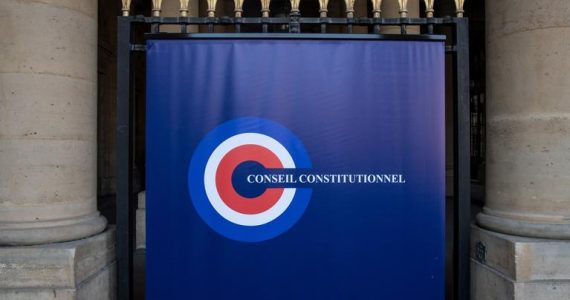 Le Conseil constitutionnel.