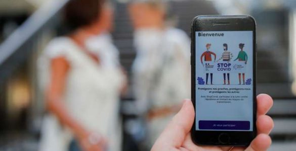 L’application StopCovid sur un écran de smartphone, le 2 juin.